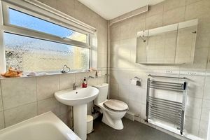 D/S Bathroom- click for photo gallery